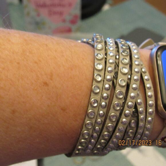 Bundle of 4 Faux Leather Bracelets – Variety Set - Picture 2 of 7